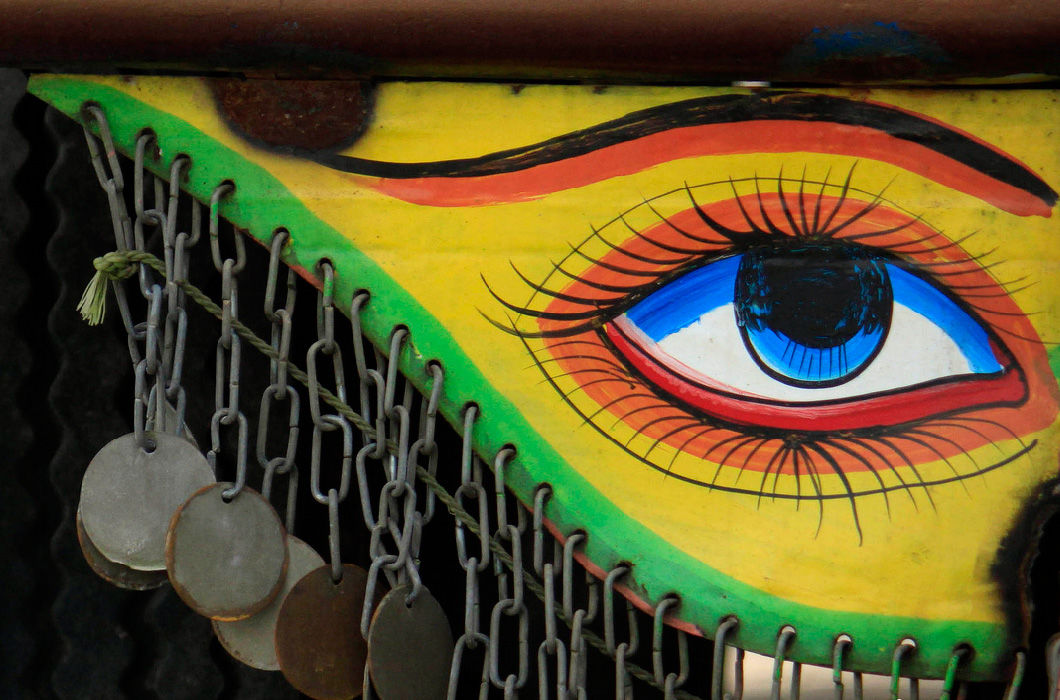 Грузовики в Пакистане, разукрашенные во все цвета радуги Грузовики в Пакистане, разукрашенные во все цвета радуги