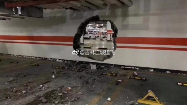 Необычная авария из-за заклинившей педали газа на новой Audi