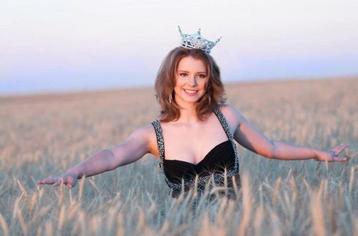 Претендует на титул "Мисс Америка - 2013" (12 фото)