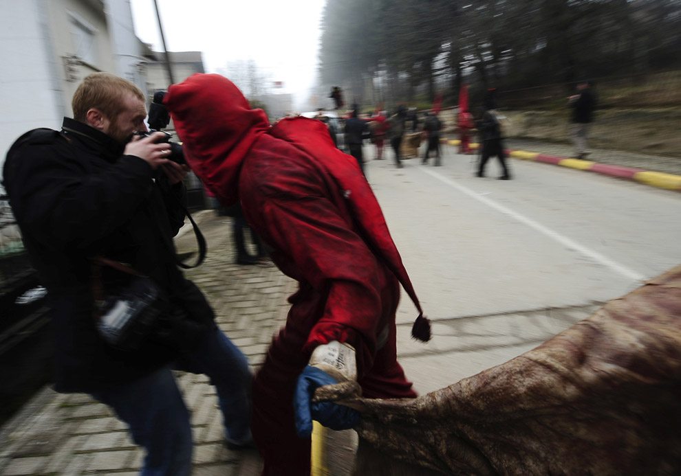 Древний карнавал в городе Вевчани