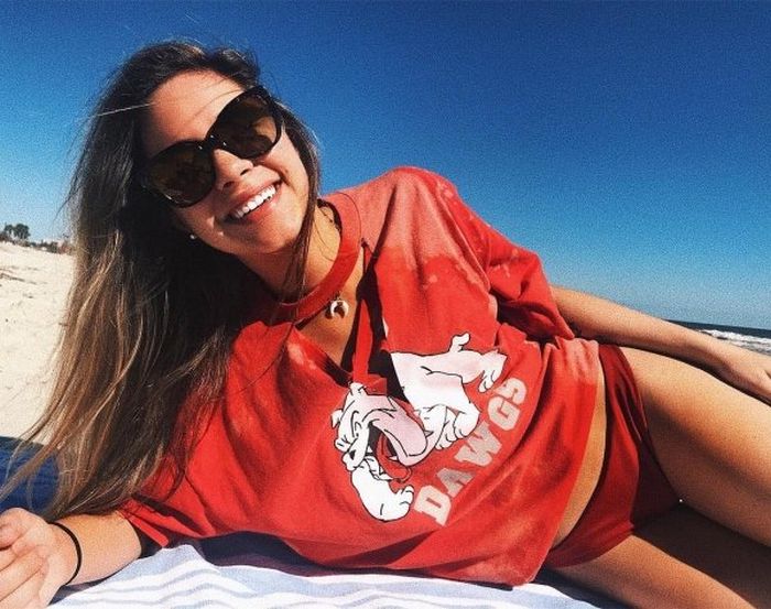 Улыбчивые девушки