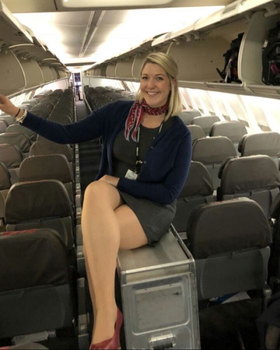 Симпатичные стюардессы