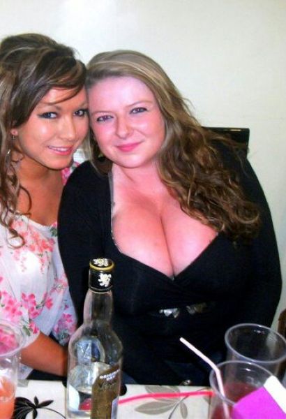 Школьница с очень большой грудью (14 фото)