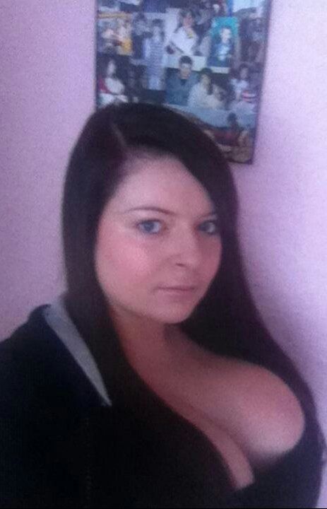 Школьница с очень большой грудью (14 фото)