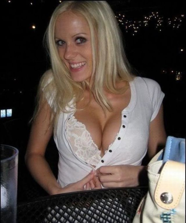 Пятничная подборка грудастых девушек (55 фото)