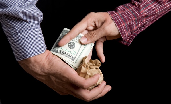 Китайские сперматозоиды, телефоны горячих девочек и контрабандные коровы или парочка самых странных черных рынков, которые существуют в нашем безумном мире Китайские сперматозоиды, телефоны горячих девочек и контрабандные коровы или парочка самых странных черных рынков, которые существуют в нашем безумном мире