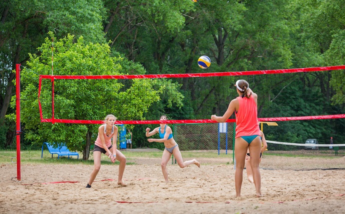 Турнир по пляжному волейболу на Минском море
