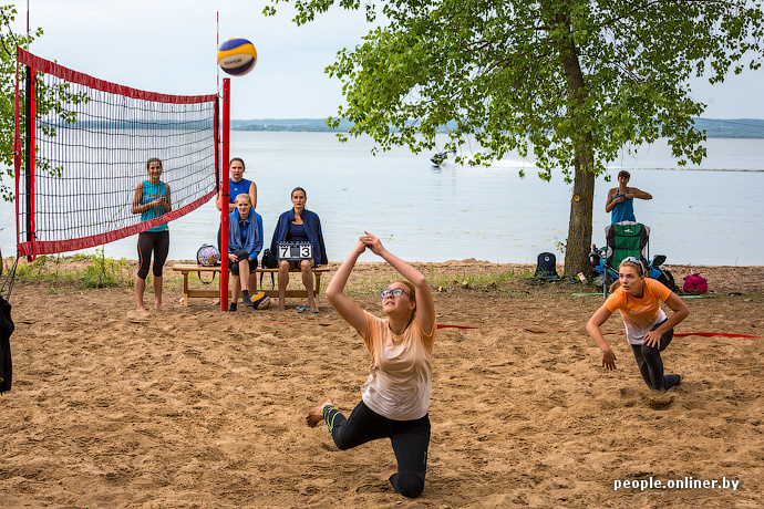 Турнир по пляжному волейболу на Минском море