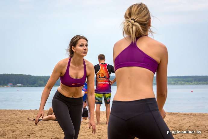 Турнир по пляжному волейболу на Минском море