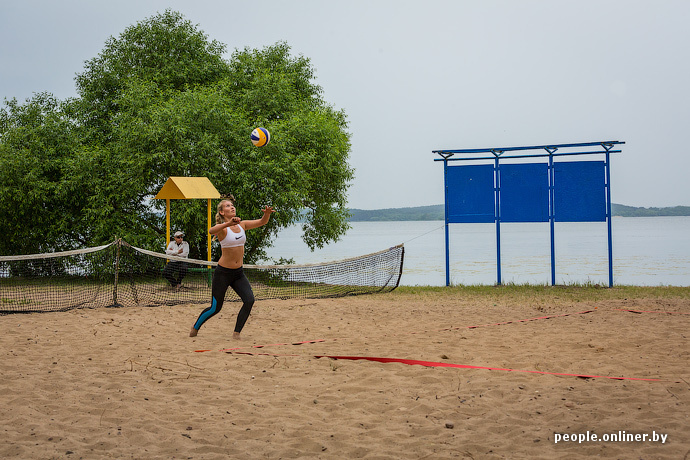Турнир по пляжному волейболу на Минском море