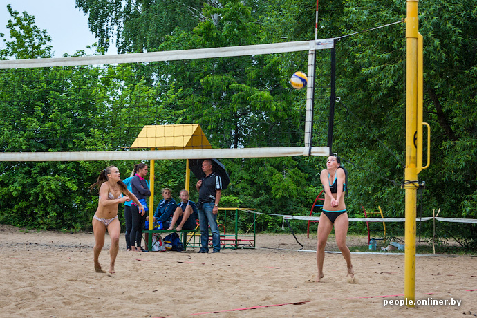 Турнир по пляжному волейболу на Минском море