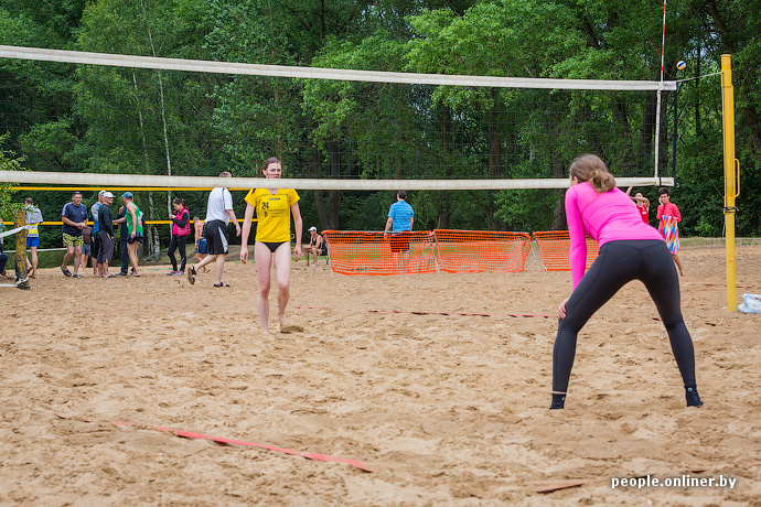 Турнир по пляжному волейболу на Минском море