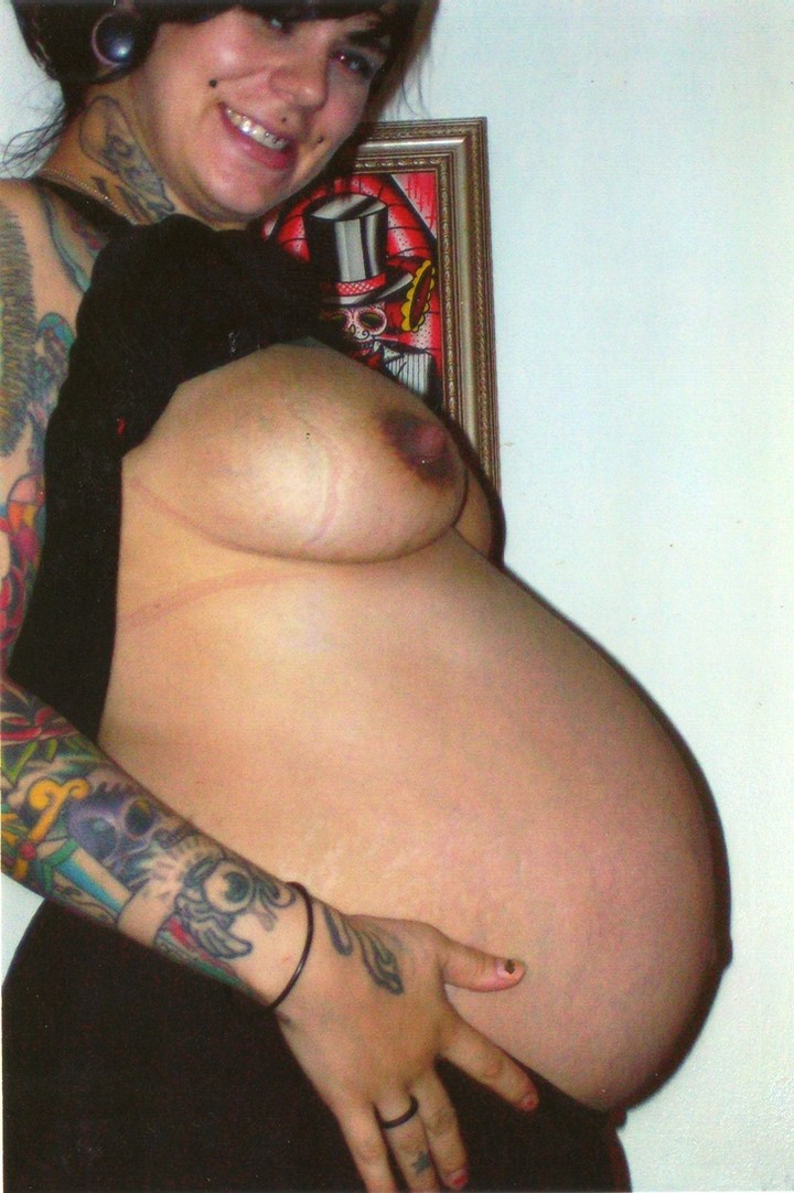 Откровенные снимки беременных дам