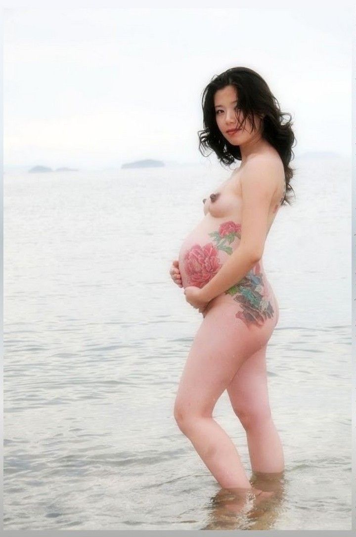 Откровенные снимки беременных дам