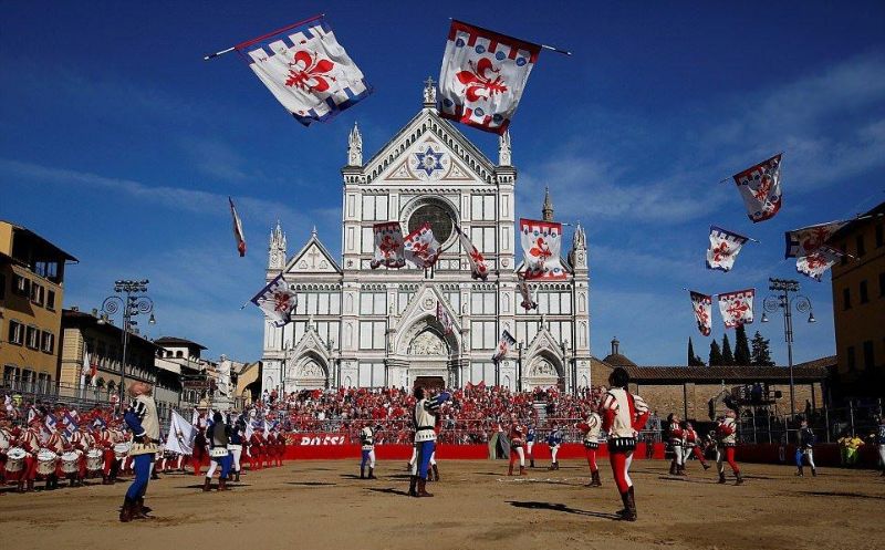 Во флорентийский футбол играют лишь самые безбашенные