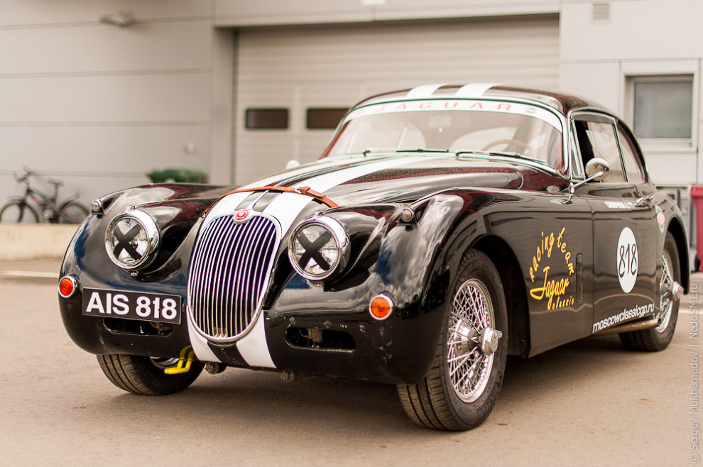 Впервые в России: соревнования на скорость среди ретро-автомобилей