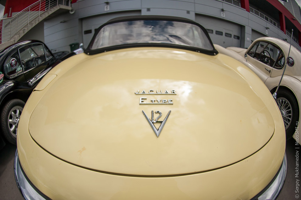 Впервые в России: соревнования на скорость среди ретро-автомобилей