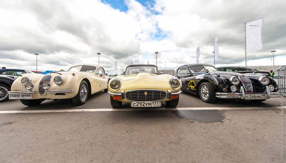 Впервые в России: соревнования на скорость среди ретро-автомобилей