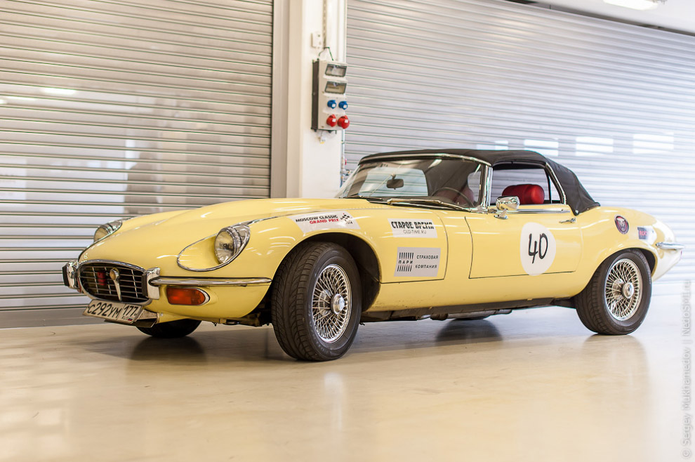 Впервые в России: соревнования на скорость среди ретро-автомобилей