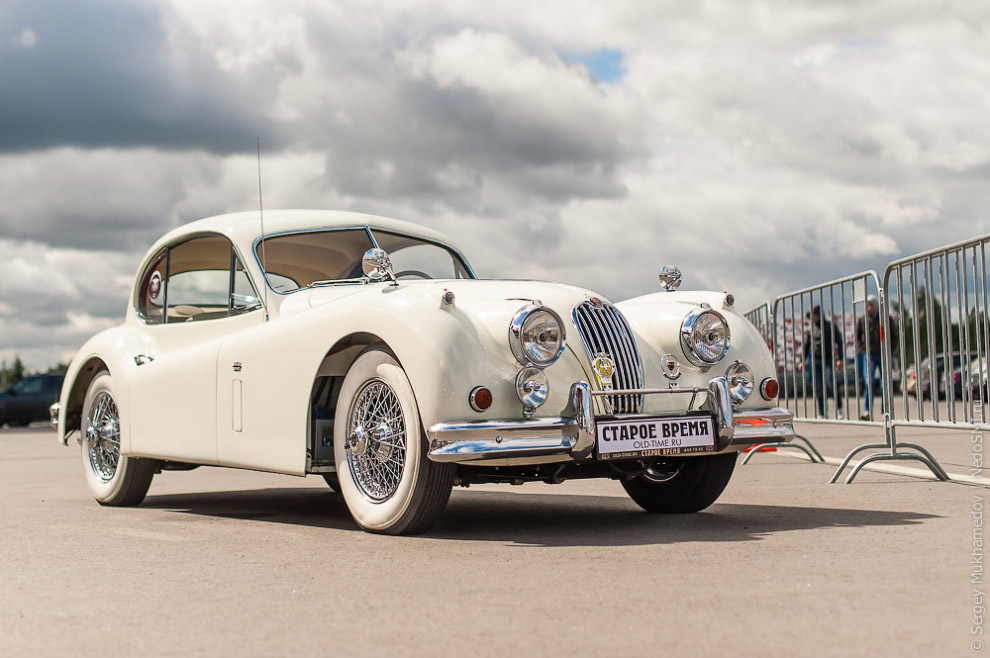 Впервые в России: соревнования на скорость среди ретро-автомобилей
