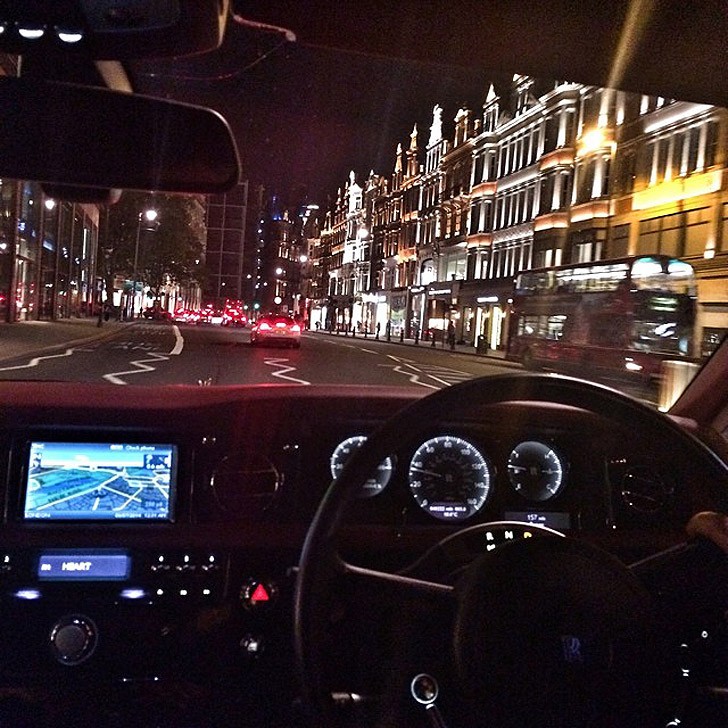 Автопарк суперкаров 19-летнего подростка