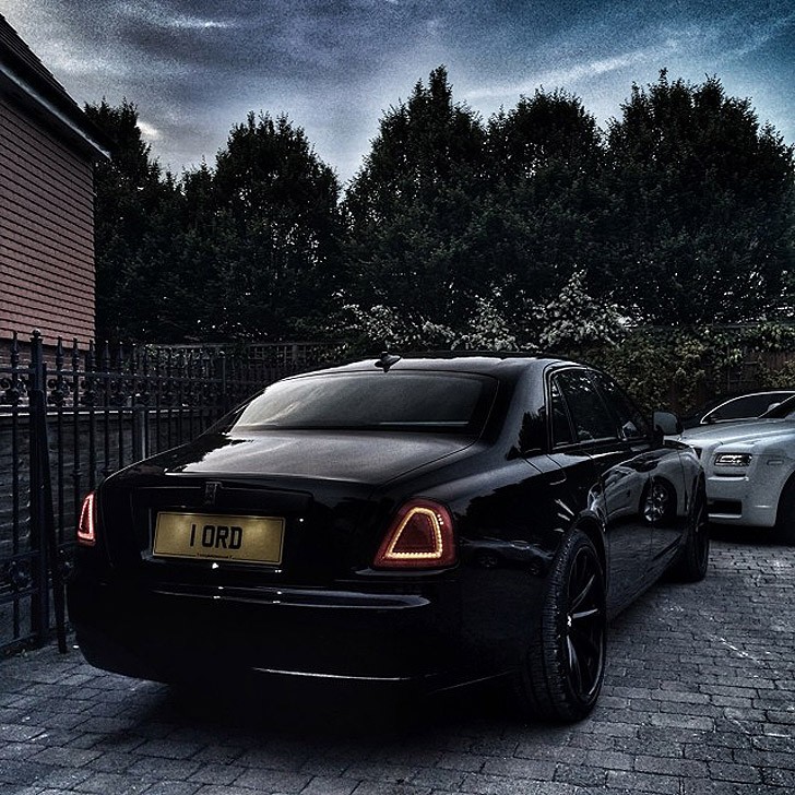 Автопарк суперкаров 19-летнего подростка