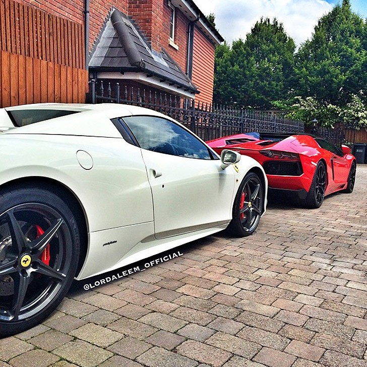 Автопарк суперкаров 19-летнего подростка