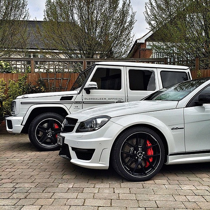 Автопарк суперкаров 19-летнего подростка