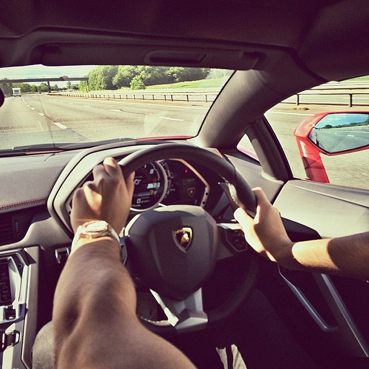 Автопарк суперкаров 19-летнего подростка