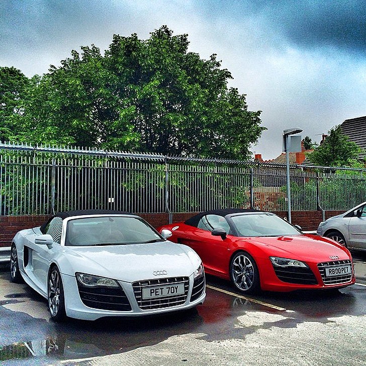 Автопарк суперкаров 19-летнего подростка