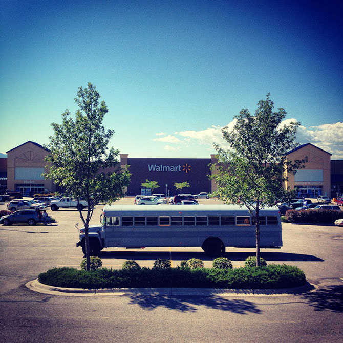 Дом на колесах из школьного автобуса