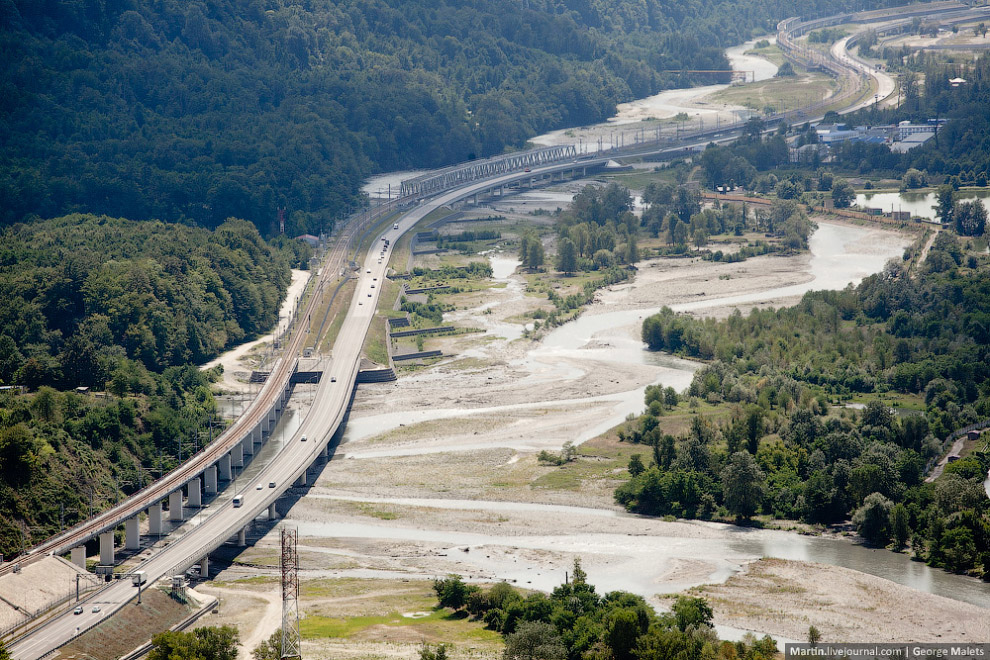 Самый длинный пешеходный подвесной мост в мире Самый длинный пешеходный подвесной мост в мире