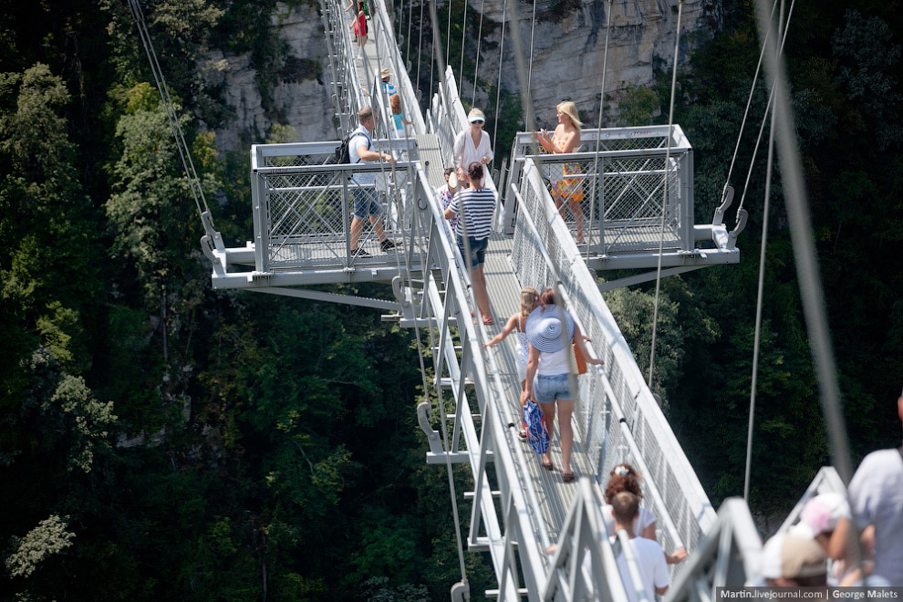 Самый длинный пешеходный подвесной мост в мире Самый длинный пешеходный подвесной мост в мире