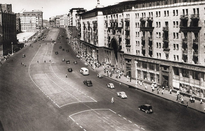 Как появились 10-полосные магистрали в центре Москвы Как появились 10-полосные магистрали в центре Москвы