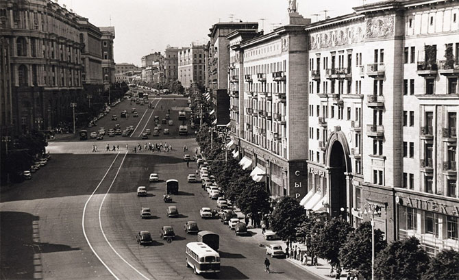 Как появились 10-полосные магистрали в центре Москвы Как появились 10-полосные магистрали в центре Москвы