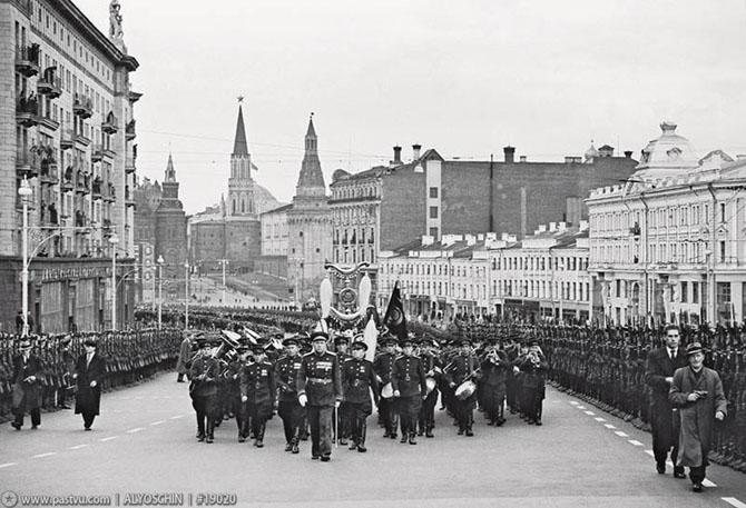 Как появились 10-полосные магистрали в центре Москвы Как появились 10-полосные магистрали в центре Москвы