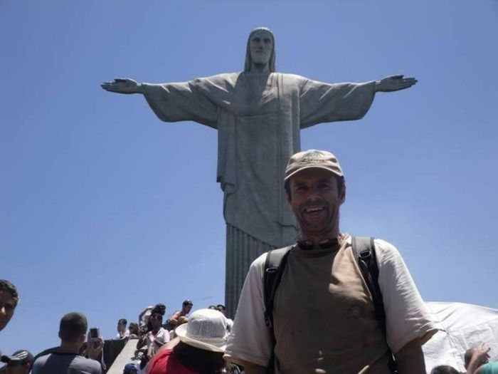 Мужчина продал свою старую жизнь, чтобы начать новую