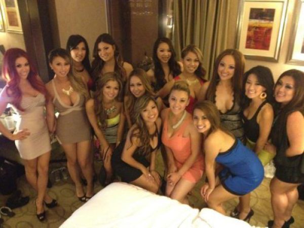 Симпатичные азиаточки