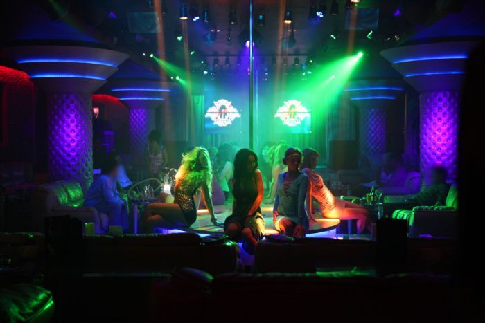 Секреты из жизни стриптиз-клуба