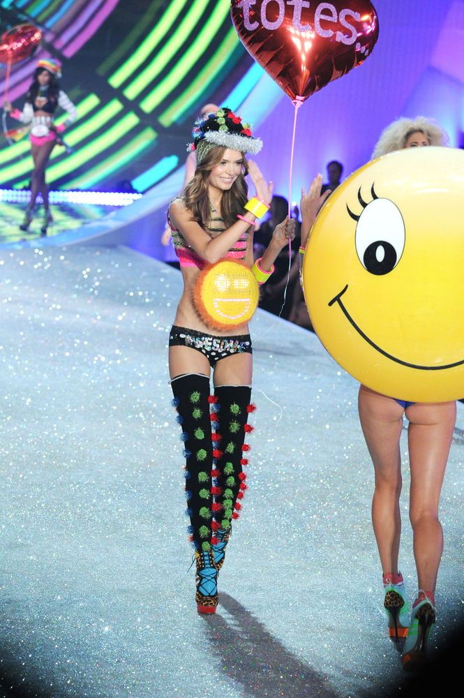 2013 Victorias Secret Fashion Show