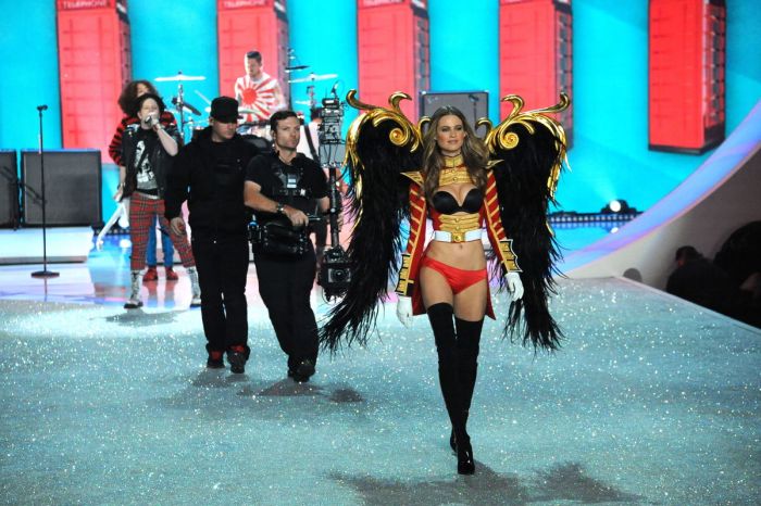 2013 Victorias Secret Fashion Show