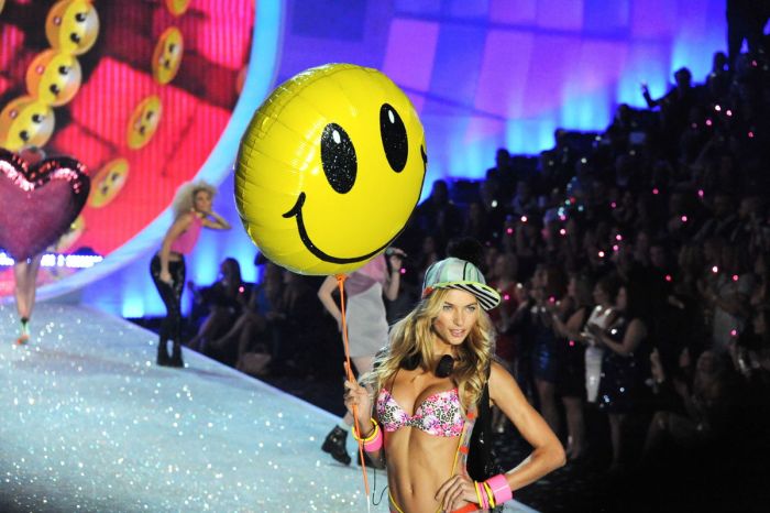 2013 Victorias Secret Fashion Show