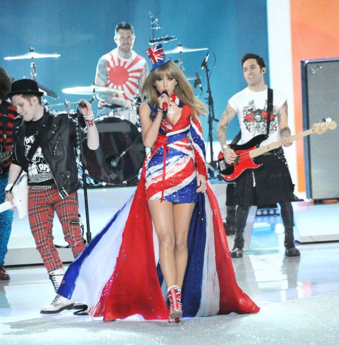 2013 Victorias Secret Fashion Show