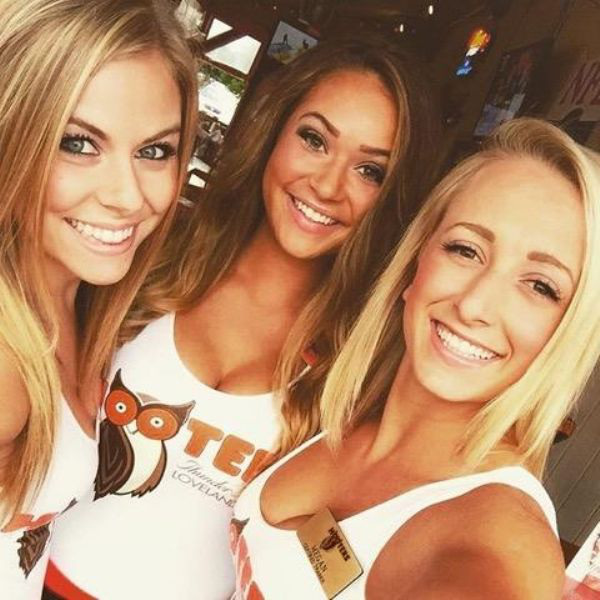 Девушки, которым скучно на работе