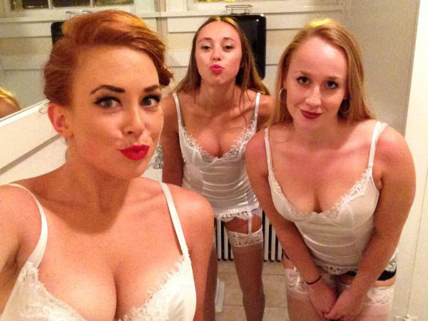 Девушки, которым скучно на работе