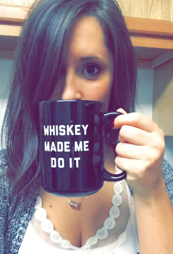 Девушки, которым скучно на работе