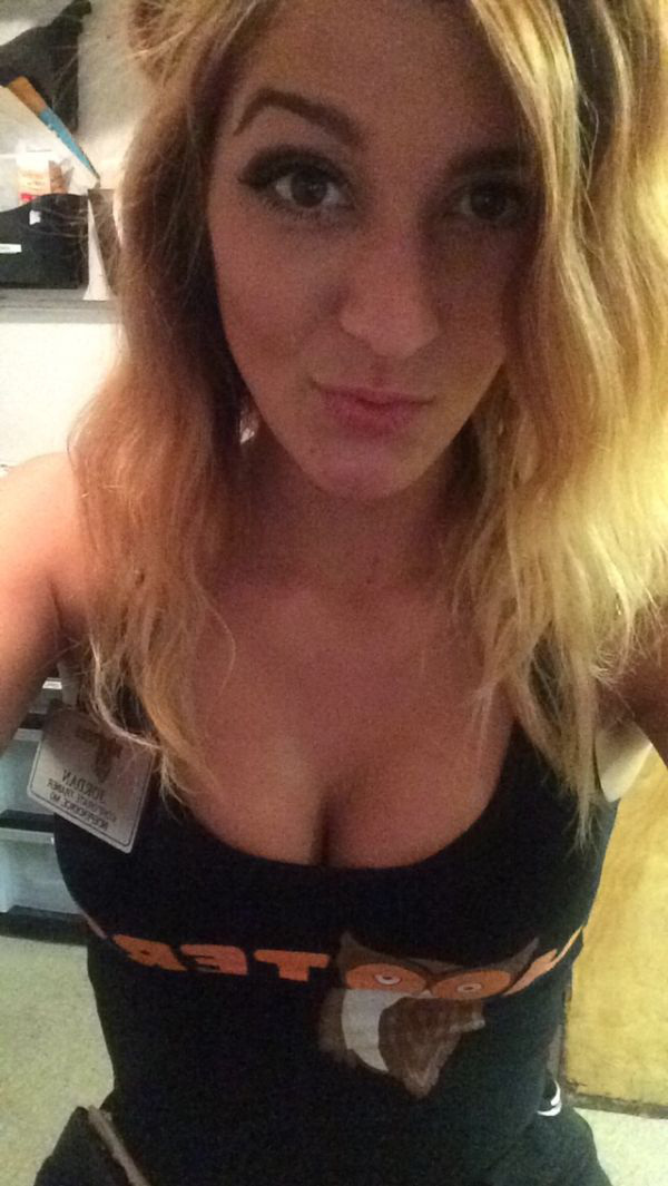 Девушки, которым скучно на работе