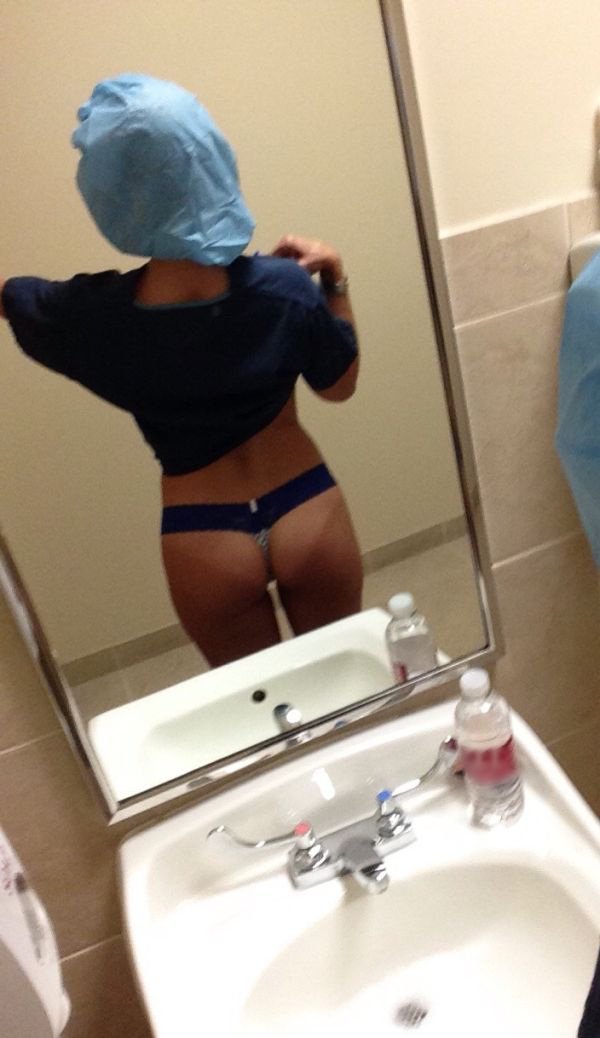 Девушки, которым скучно на работе