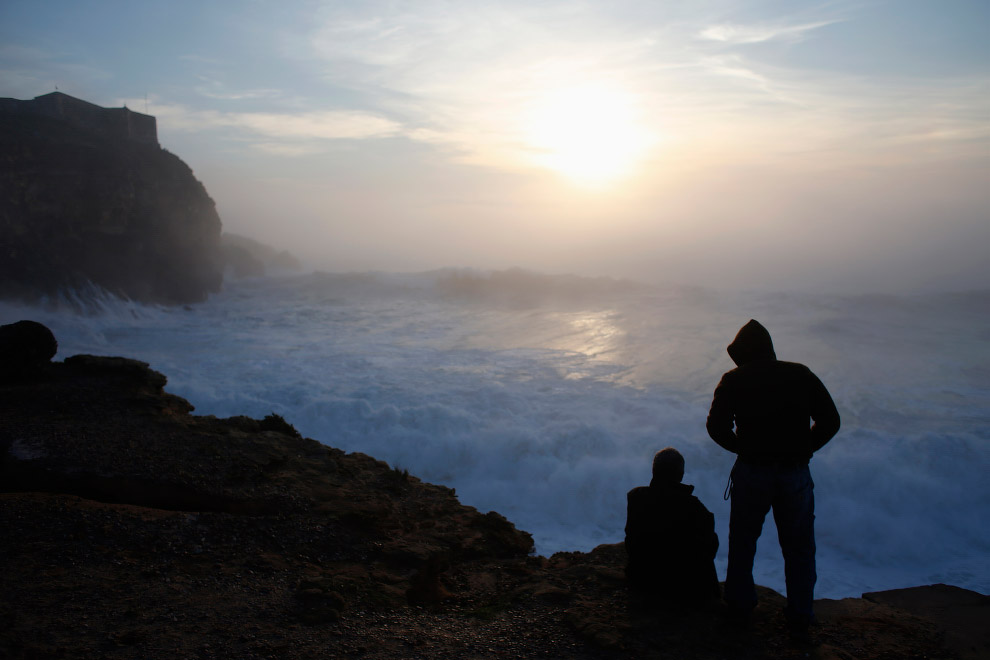 На гребне волны: серфинг в Португалии