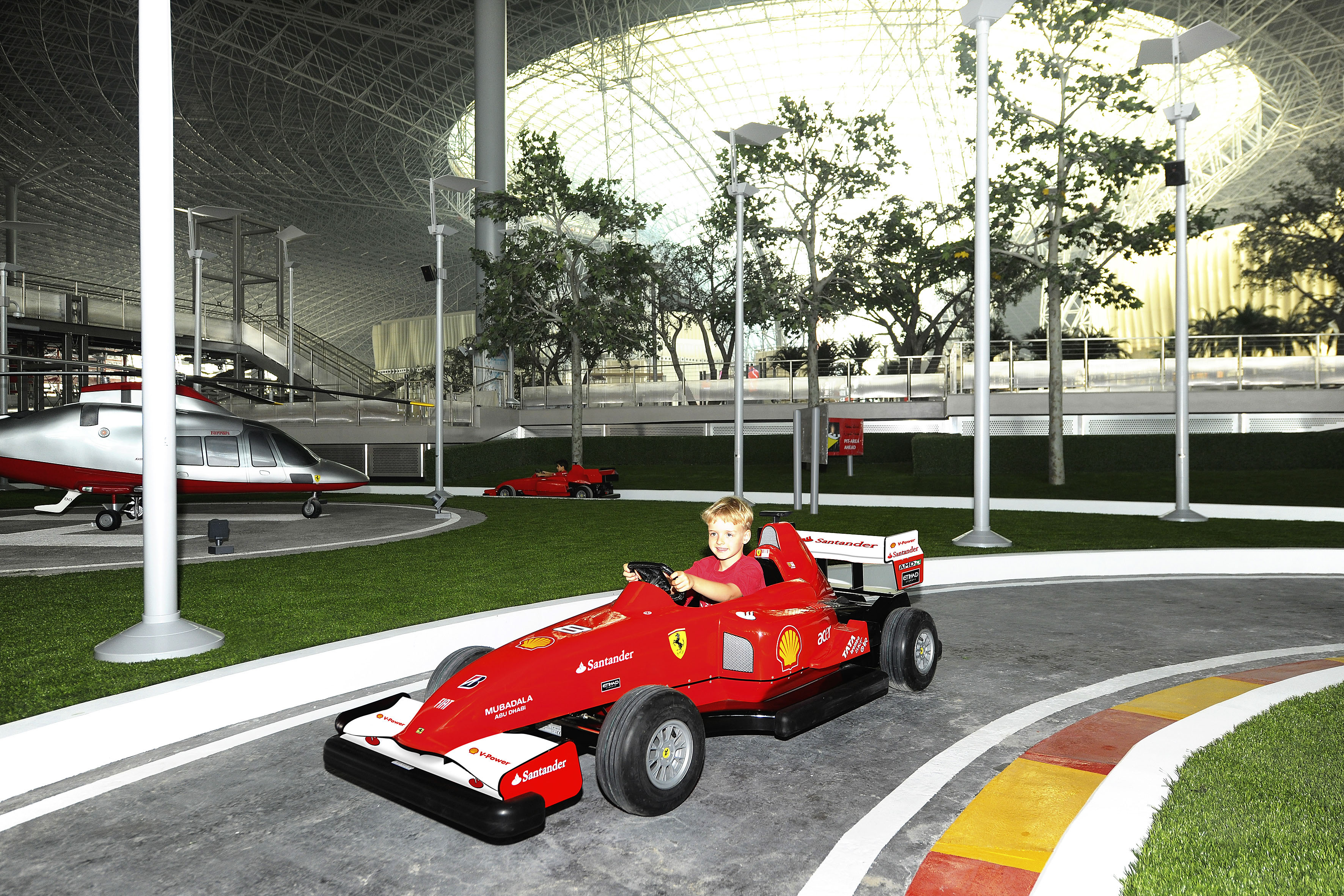 Ferrari World – королевство скорости и автомобилей